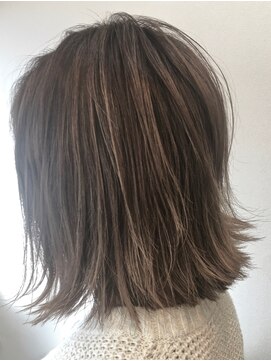 アルタイル ヘア デザイン(ALTAIR HAIR DESIGN) 【横向き姿】外ハネボブ×サファイアグレージュ