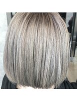 ブレイブ ヘアデザイン(BRaeVE hair design) ホワイト