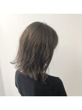 ルーツアイリー 心斎橋(ROOTS IRIE) 20代30代◎透明感グレージュ×ボブ☆