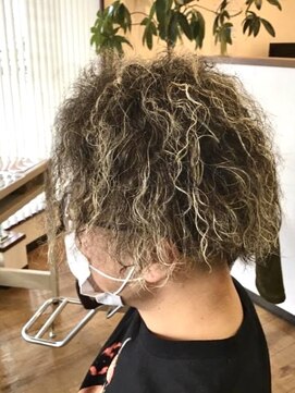 ジッカジッカ(Jicca Zicca) ツイストスパイラルパーマ