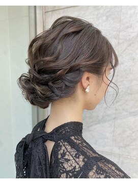 ミラ(Mila) ミディアムボブからアップシニヨン★結婚式ヘアセット