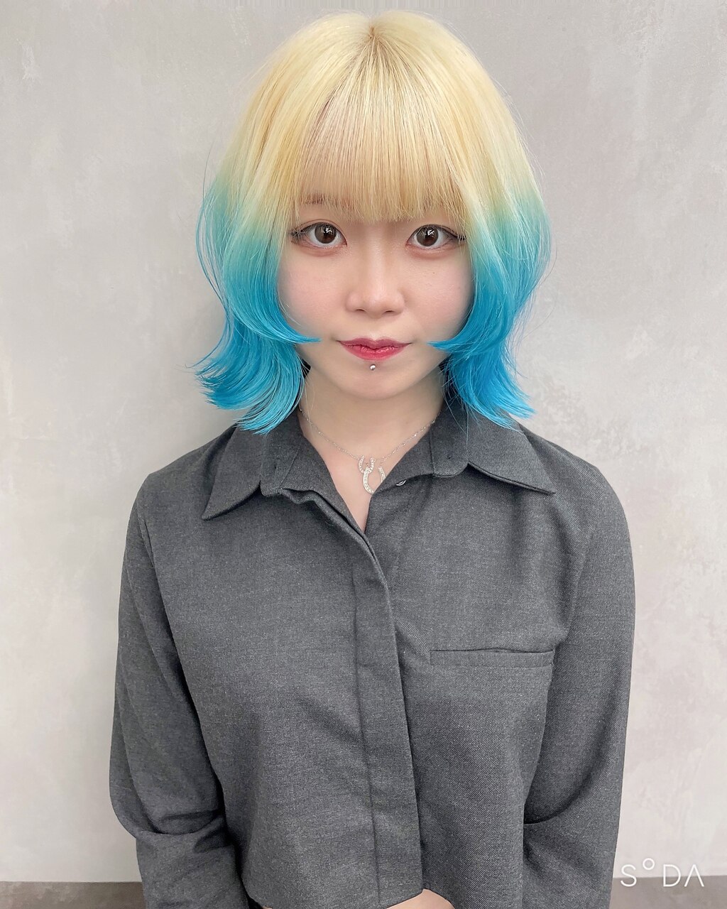 抜きっぱなしブロンド/水色エンドカラー/グラデーションカラー