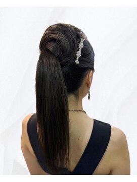 ラフウィーブ(Laugh Weave) ハイポニー