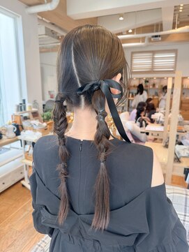 ソピ バイ インビテーション(sopi by invitation) 二次会ヘア ツインアレンジ ヘアアレンジ ヘアセット