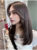 アッシュグレージュ×レイヤーカット