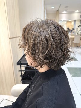 アッシュ 成瀬店(Ash) 白髪ぼかし脱白髪染めカラーショートパーマ/町田/40代50代60代