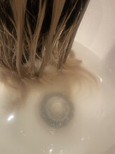 ReFa ULTRA FINE BUBBLE VEENAを実際に体験！驚きの結果！[リファ/ヘッドスパ/縮毛矯正/髪質改善/韓国]