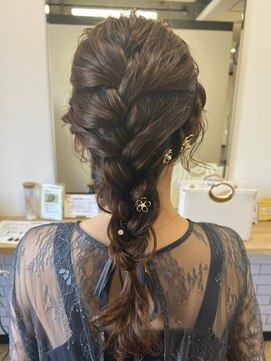 ティアトロアンドリミテバイティアトロ(teatro&limite by teatro) ヘアセット お呼ばれへア 編み下ろし 三つ編み ブラウンカラー
