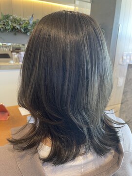 ヘアーエスクールエミュ(hair S. COEUR emu) 【ミディアムレイヤー★アッシュグレージュ】