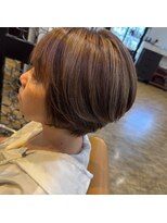 ナーディ バイ ミルボン(NERDy by milbon)&nbsp;デザイン性高め　ハイライトショートボブ