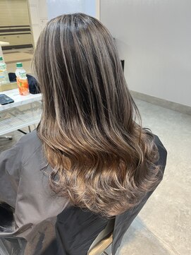 ウェーブ(WAVE) バレイヤージュ/グレージュ