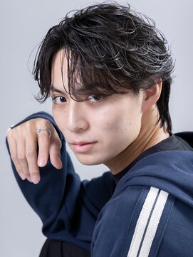 コンフィデンス メンズヘアー(confidence MEN'S HAIR) 【大人の色気】フェザーパーマ×センターパート