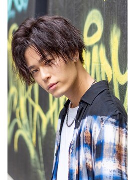 フィックスヘアー なんば(FIX-hair) センターパート　スパイシーウェーブショート