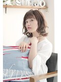ゆるフワウェーブのミディアムスタイル
