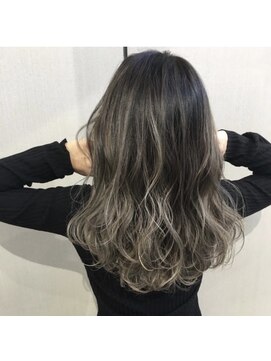 エストアール フクオカ 福岡博多店(est-r. Fukuoka) 暗めトーン×バレイヤージュ