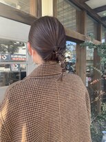 ヘアースペース トム(Hair Space TOM)&nbsp;くすみベージュカラー × タイトアレンジ