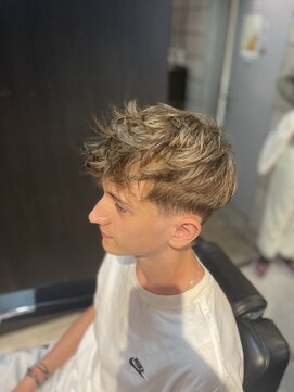 フランクスバーバー アンド ビアークラブ(FRANK'S BARBER and BEER CLUB) テーパーフェード