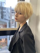 ヌード(NUDE)&nbsp;NUDE ハイトーンブロンド前髪ありショート束感マッシュショート