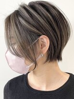 ヨロ 上野(YOLO)&nbsp;ハイライトカラーミルクティーベージュケアブリーチダブルカラー