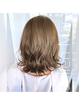 ジュリアンマーラ(Julien Mara) ハイライト/くびれシルエット/顔周りレイヤー/ハイトーン/透明感