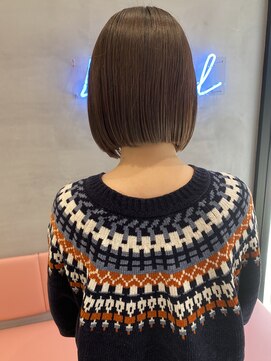 ロンドポレール 北千住(Lond polaire) 【伊勢】ぱつっとボブ/セクションカラー/ペールベージュ