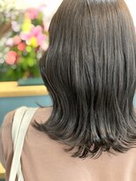 スナリー(Snaly)&nbsp;グレージュ/白髪ぼかし/ナチュラルヘア/艶髪/レイヤー/ロブ