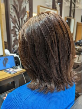 ヘアリゾート粋 新宿三丁目本店 小顔補正立体カット◎30代40代/艶感エアリーカール/渡部