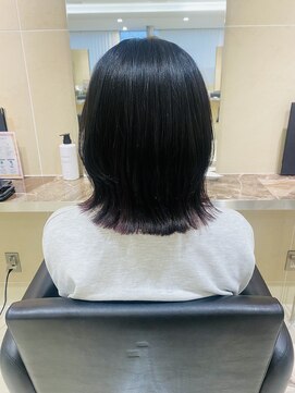 クララ ヒロシマ(CLALA Hiroshima) 首元スッキリくびれスタイル