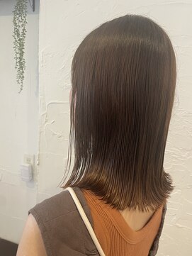 ハーティーモトヤワタ(hearty MOTOYAWATA) 切りっぱなしロブ　× オレンジイヤリングカラー