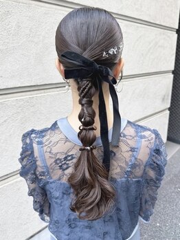 ヘアメイクアート(Hair make Art)の写真/【早い×お手頃×可愛い】結婚式/二次会のお呼ばれに♪崩れ知らずで大人かわいく◎《早朝７時～予約可》