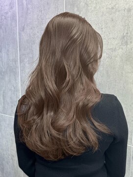 アマトウキョウスマートサロン(AMA TOKYO×Smart Salon) ヘーゼルベージュ　ブリーチなし　レイヤーカット　海外風
