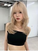 顔周りカット レイヤーウルフ ハイトーンベージュ ブリーチ 艶髪