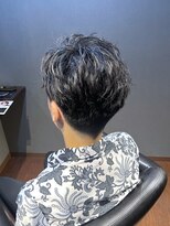 ビーダンディー(Bee dandy)&nbsp;ビジネスツーブロックショート フェザーパーマ かきあげバング