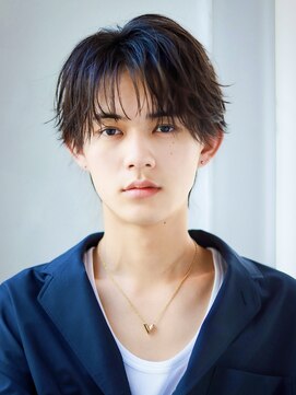 オーシャントーキョー サニー 原宿(OCEAN TOKYO Sunny) フェザーパーマセンターパートニュアンスパーマ韓国マッシュ黒髪