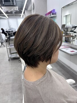ロエ 元町店(Loe) 【大人女性に人気の“丸みショート”で横顔美人に】