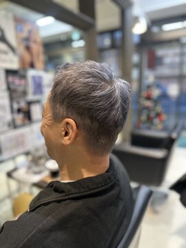 白髪ぼかしシルバーカラー