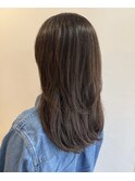くせ毛を活かす毛流れ綺麗なロングレイヤー
