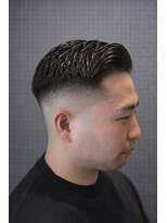 ワンワンオー バーバーショップ 長浜店(@110 BARBER SHOP) サイドパート×フェードで作る、洗練された大人の男髪