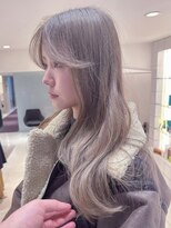 スノッブ(SNOB) 【広島レイヤーカット】ハイトーンベージュ×顔まわりレイヤー