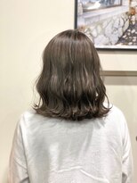 エイミー(Aimee)&nbsp;Aimee 町田 スモーキーオリーブ×ワンレンミディ