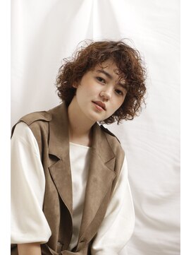 ピークアブー アヴェダ ギンザシックス(PEEK-A-BOO AVEDA GINZASIX) クルクルにかけたパーマが可愛いカーリーボブ