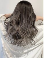 アンブル リュクス 池袋(amble luxe)&nbsp;ナチュラルベージュのハイライトカラー♪