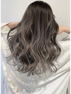 アンブル リュクス 池袋(amble luxe) ナチュラルベージュのハイライトカラー♪