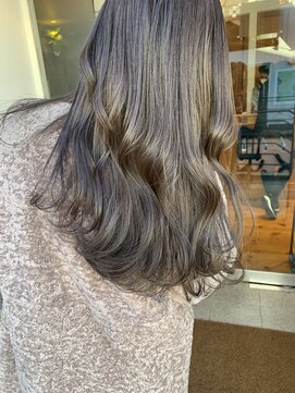 イイナヘアガレージ(117) 【117hairgarage】大人アッシュベージュカラー