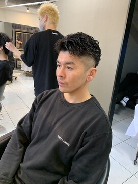 アイズ 海老名(AIZU) 極道パーマ フェードカット ニュアンスパーマ メンズカット