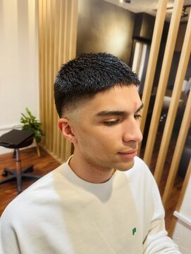 サボ(SABO.) ベリーショート×フェード