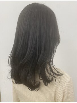 ロミバイリー(Romi by Lyee) ダークグレージュカラー