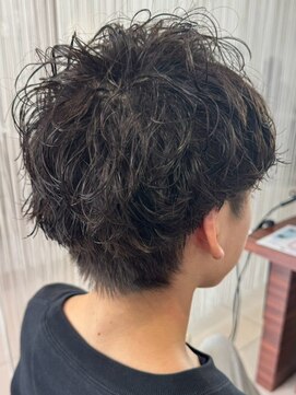 トゥルートラスト オムオム 甲府和戸(True Trust HOMME HOMME) メンズ おしゃれな大人のプードルパーマ 簡単スタイリング