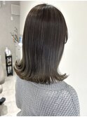 オリーブグレージュ