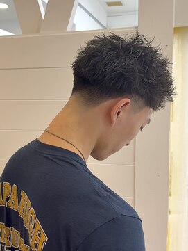 ベイ(BAE) テーパーフェード×スパイキーショート